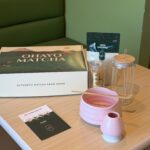 بوكس الماتشا المتكامل ( وعاء وردي)
ماتشا لاتيه جريد درجه عالية ، وعاء ، ستاند ، ملعقه ، ويسك ، كوب مع الغطاء و السترو