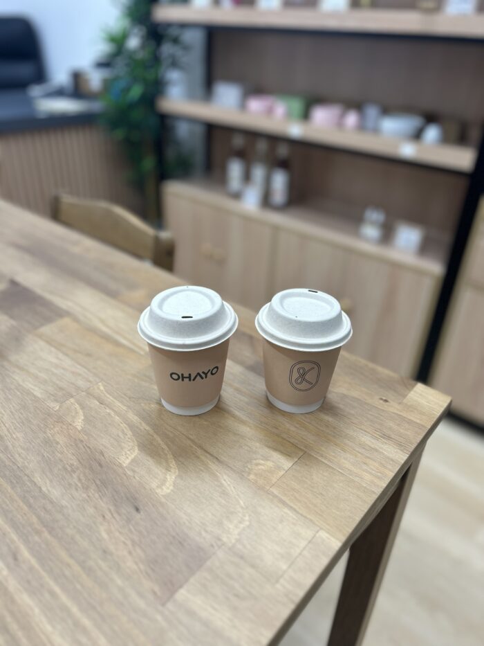 ⁦10 pieces of paper cups ( 10oz )⁩ - الصورة ⁦1⁩